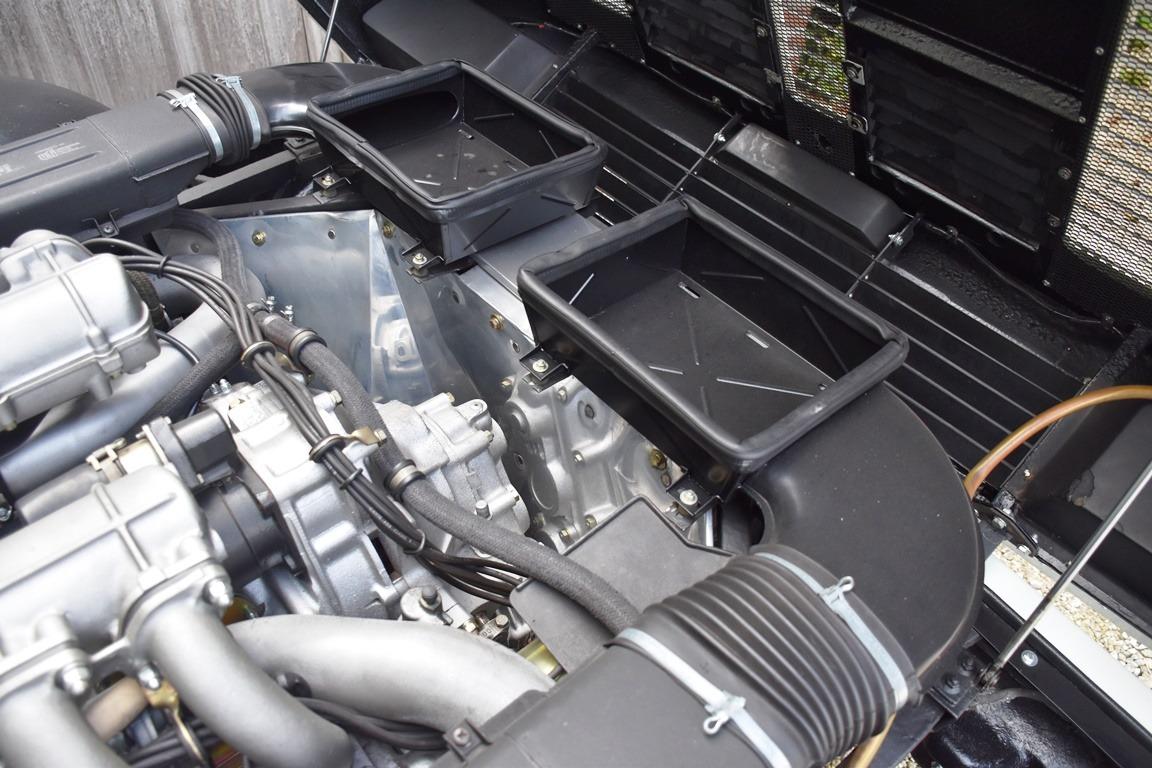 FERRARI 512 BBi. Couleur Bianco. - 1982 LesAnciennes.com