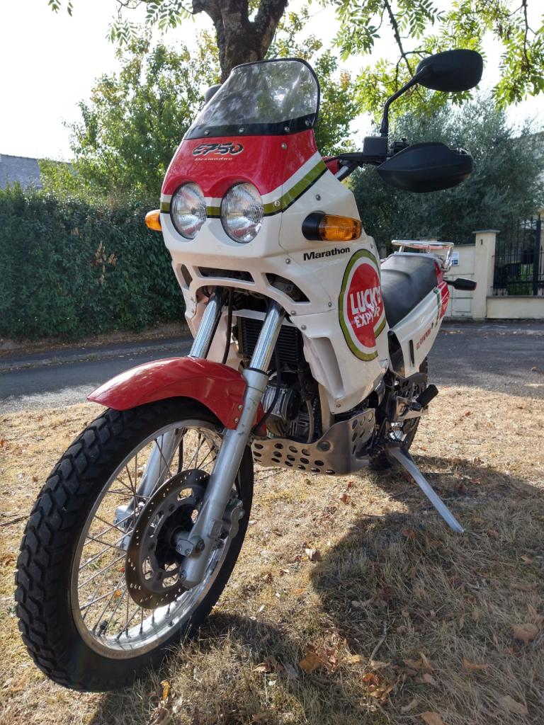 CAGIVA Elefant Lucky Explorer - 1994 LesAnciennes.com