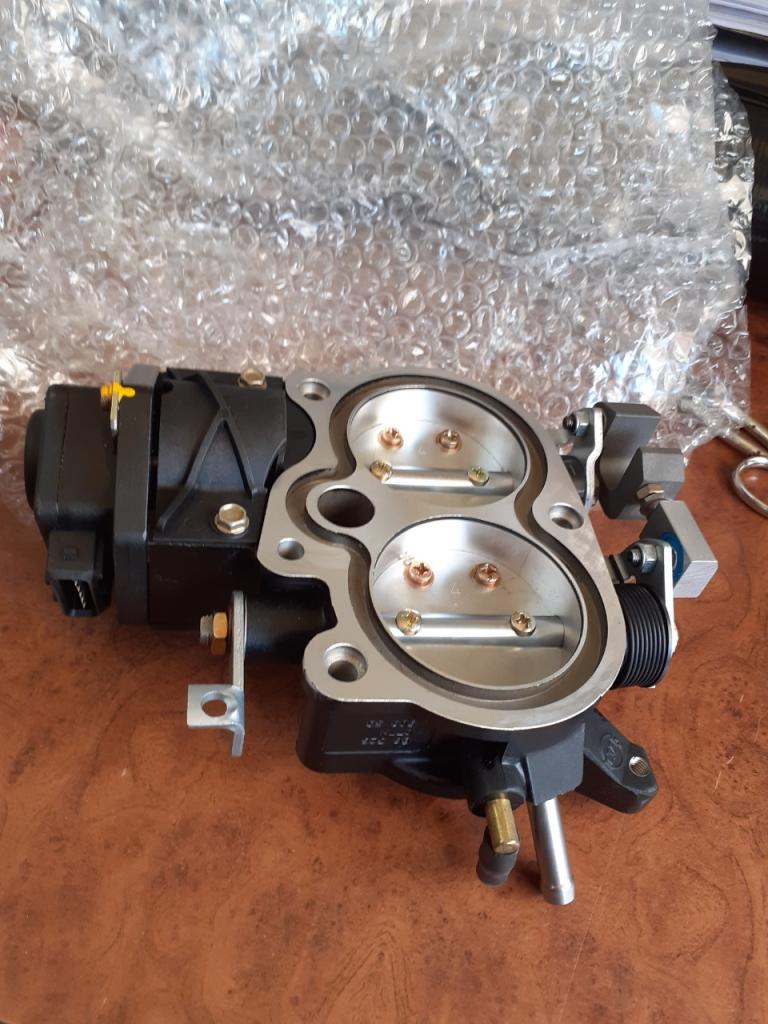 Boitier AUDI V8 LesAnciennes.com