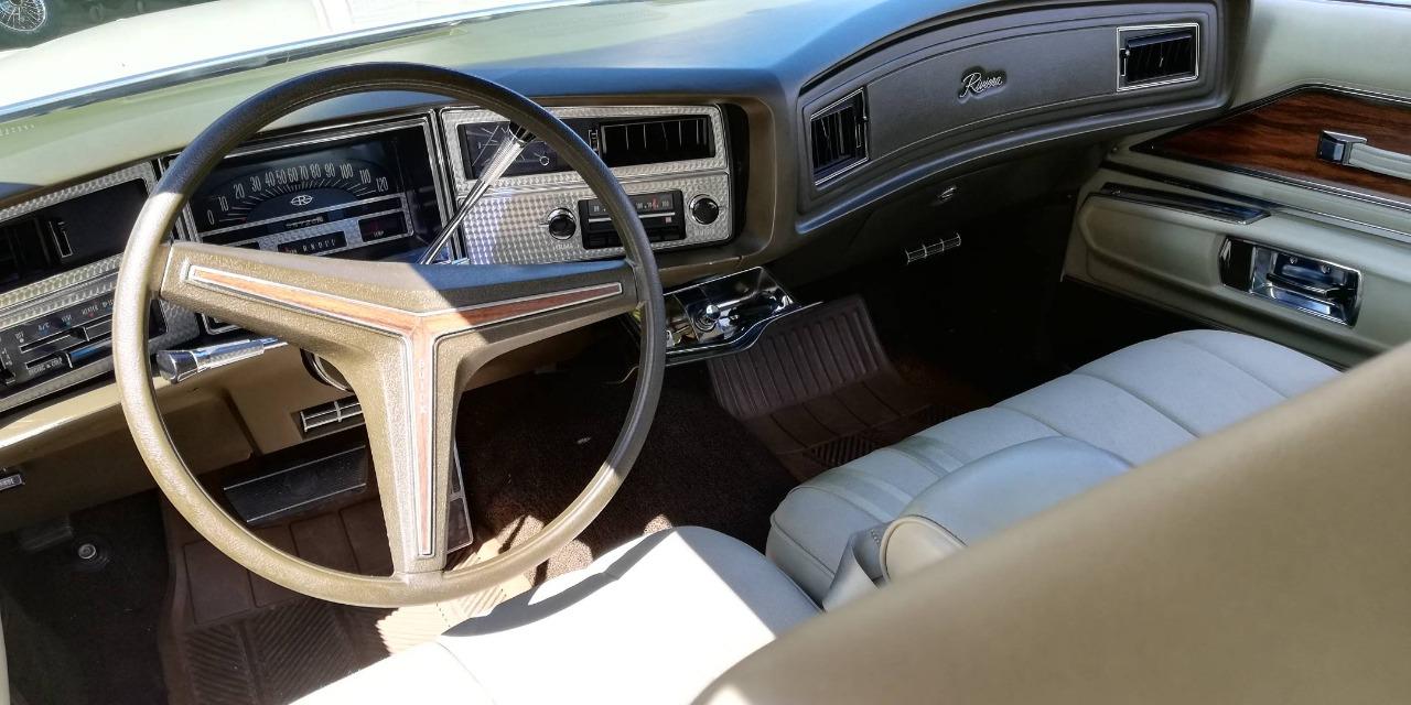 BUICK Riviera - 1972 LesAnciennes.com