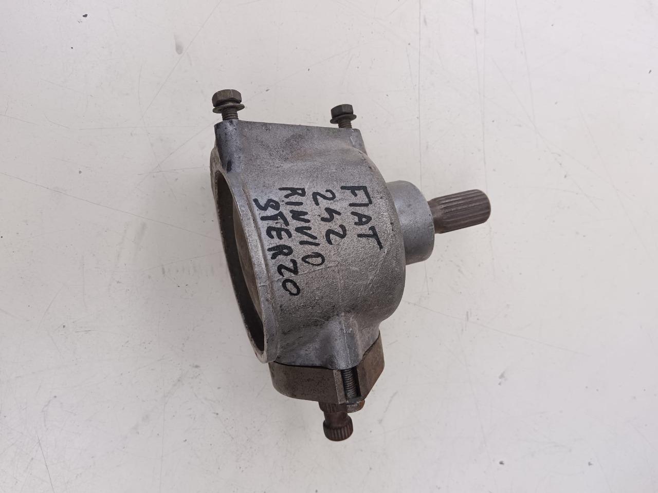 Renvoi de direction Fiat 242 LesAnciennes.com