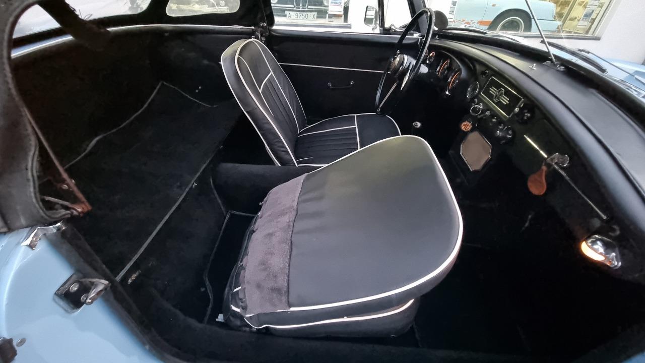 MG MGB 1800 mk1 - 1963 LesAnciennes.com