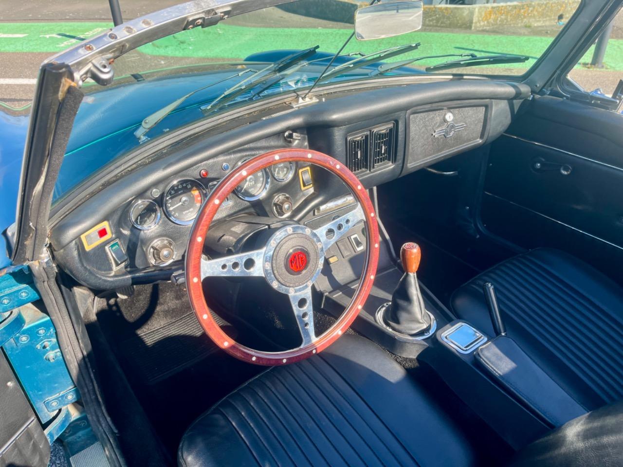 MG MGB OVERDRIVE - 1972 LesAnciennes.com