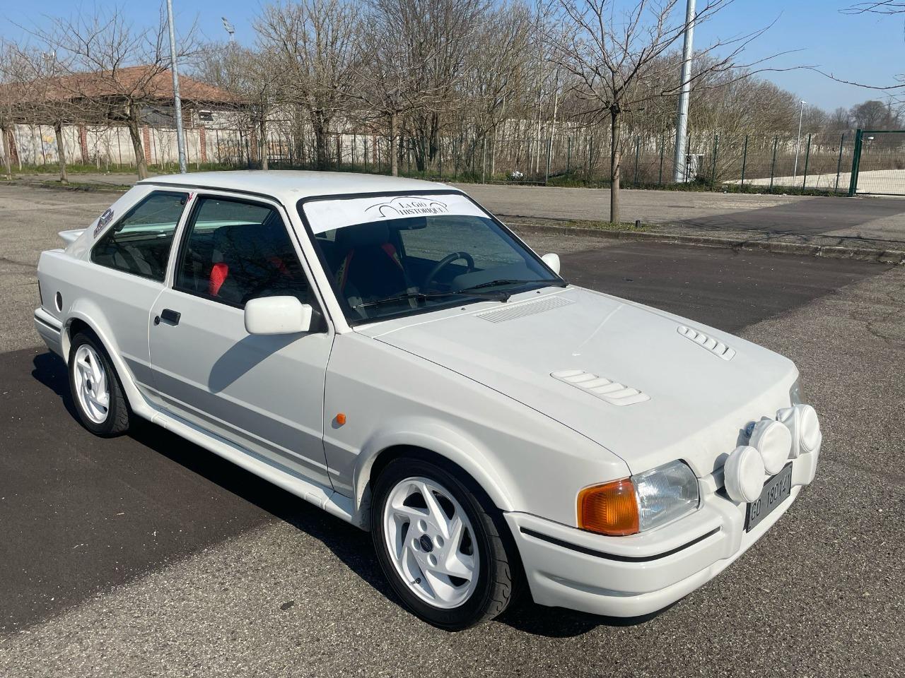 FORD Escort 1.6 RS Turbo - 1988 LesAnciennes.com