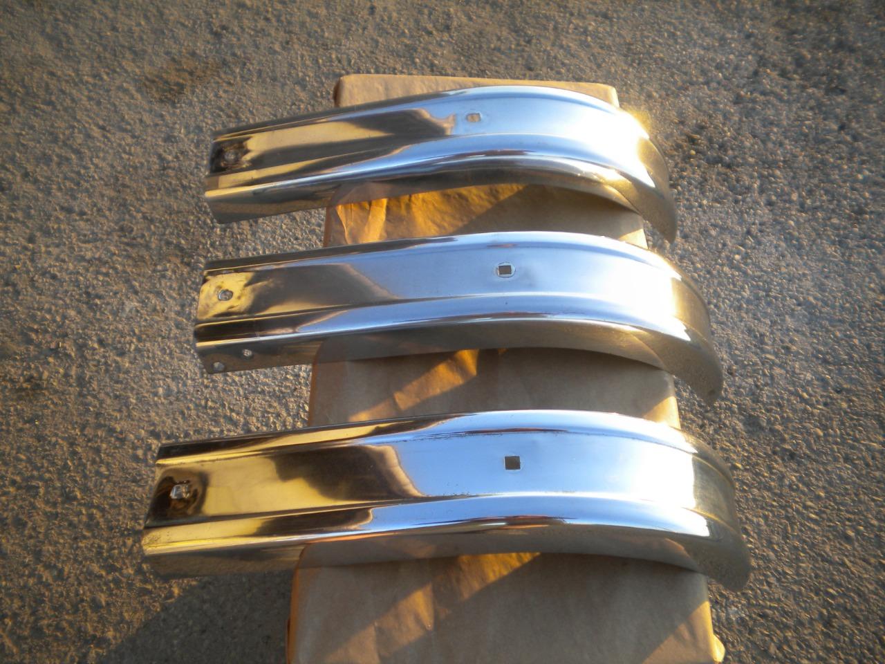 Crosses de pare choc r8 gordini r8s LesAnciennes.com