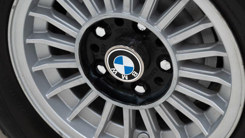 BMW 520 E12 - 1980 LesAnciennes.com