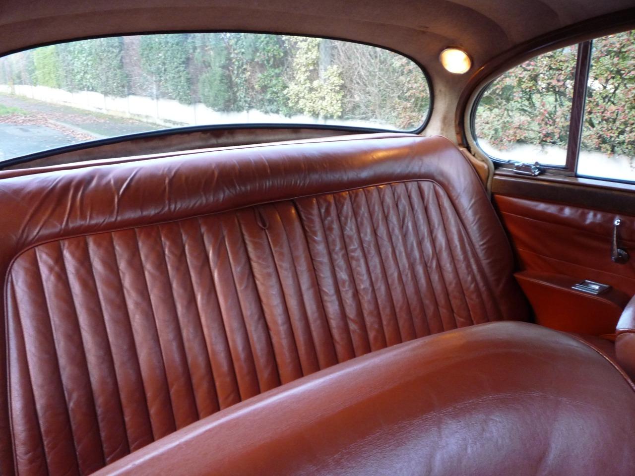 JAGUAR MK2 3.8 litres automatic - 1963 LesAnciennes.com