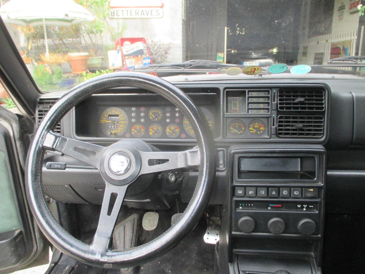 LANCIA Delta HF 16 V TURBO - 1991 LesAnciennes.com