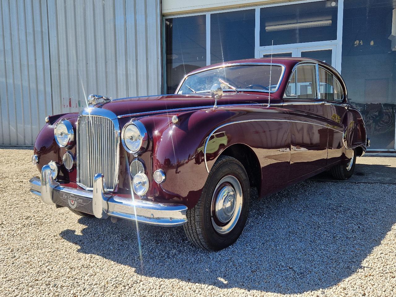JAGUAR MK9 - 1961 LesAnciennes.com