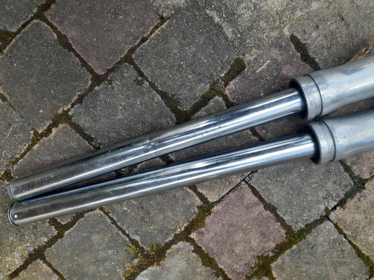 Fourreaux SUZUKI GT 380 LesAnciennes.com
