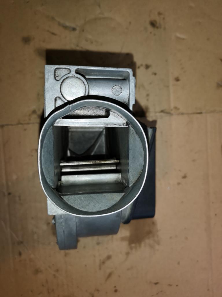 Débimètre BMW 3,5L E28, E23 et E24 LesAnciennes.com