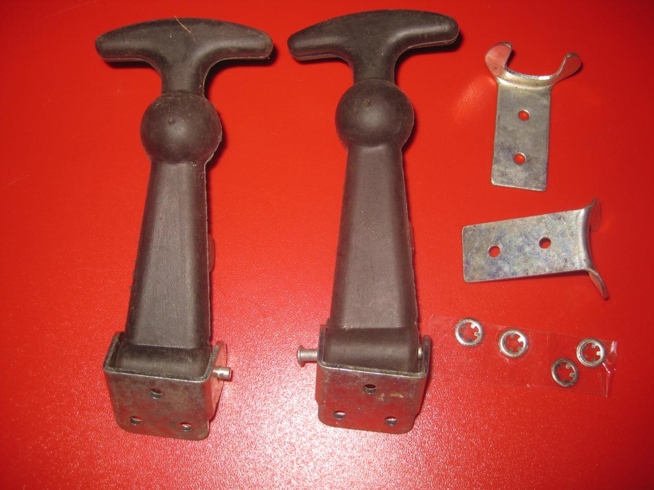 Attache capot rallye années 60/70 LesAnciennes.com