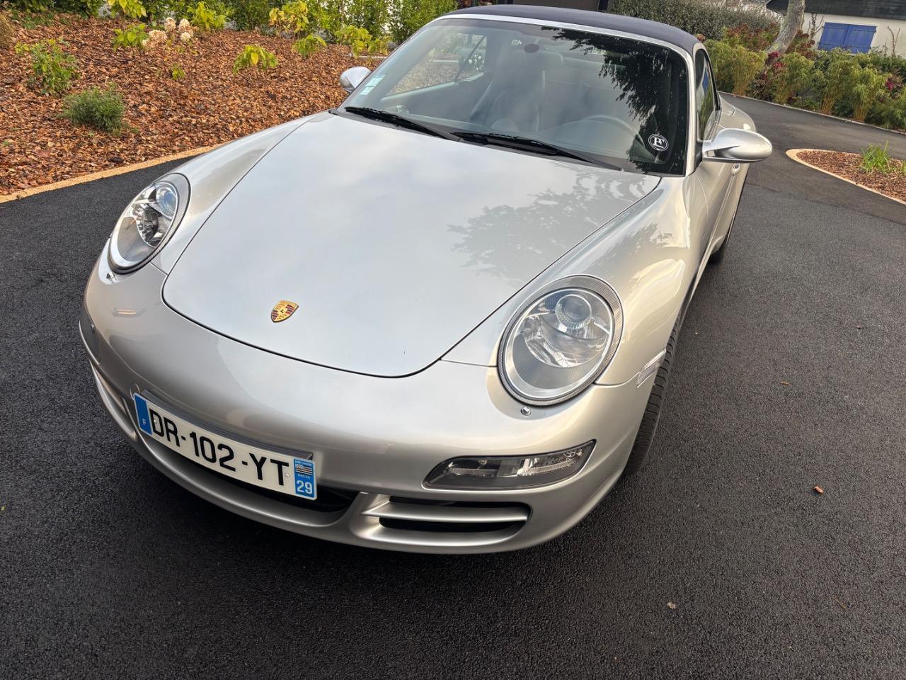 PORSCHE 911 Carrera S cabriolet - 2005 LesAnciennes.com