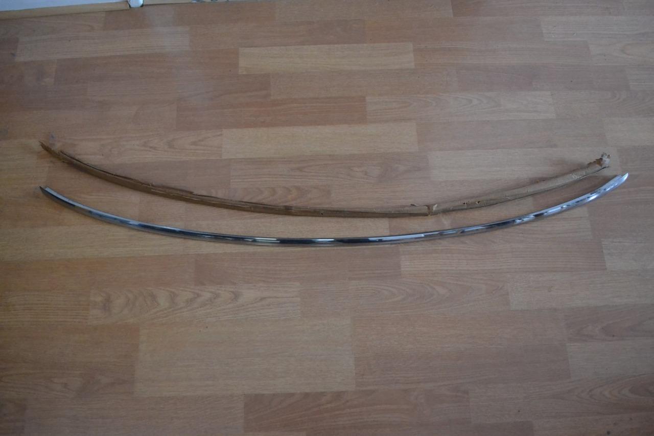 Enjoliveur supérieur P-B PEUGEOT 504 CP Cab LesAnciennes.com