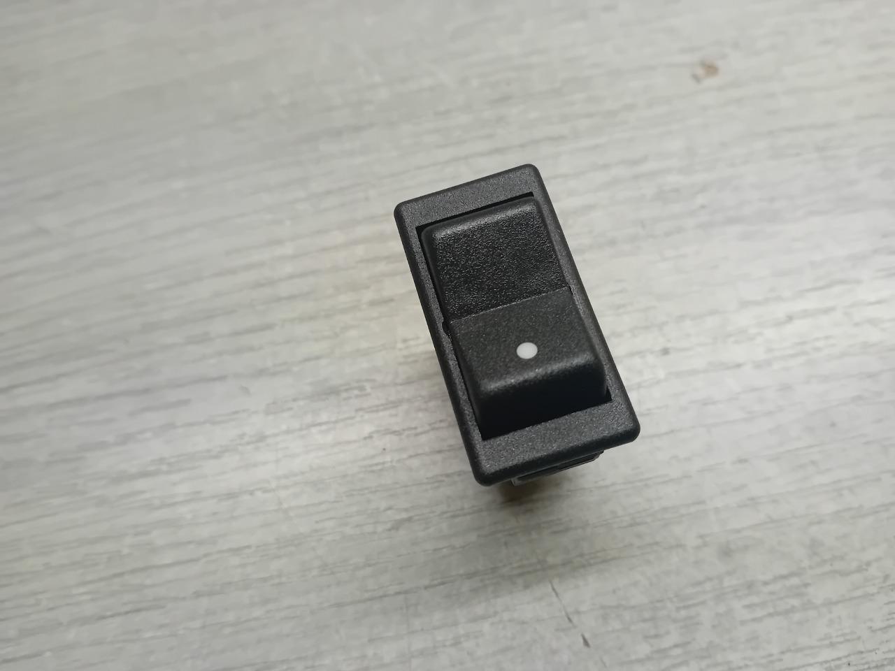 5963489 INTERRUPTEUR ECLAIRAGE FIAT PANDA TYPE 141 LesAnciennes.com