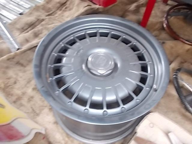 Jante Bugatti EB110 LesAnciennes.com