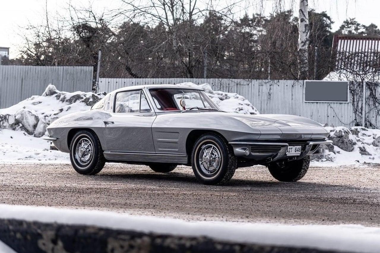 1963 Chevrolet Corvette 'Split Window' Stingray LesAnciennes.com