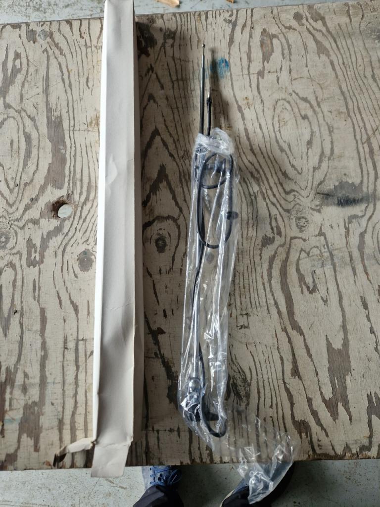 Antenne DIVERS LesAnciennes.com