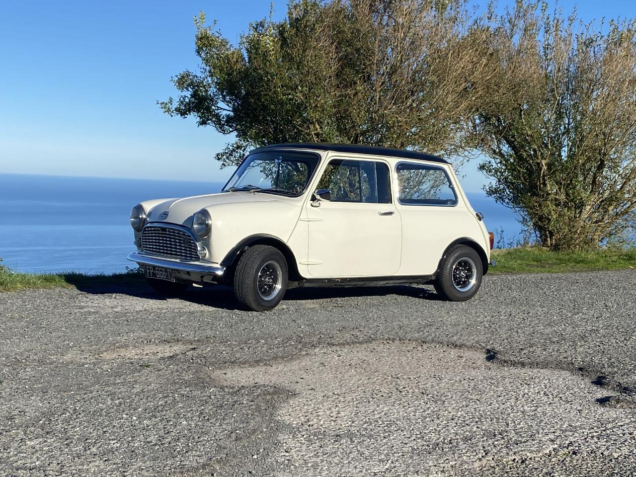 AUSTIN Mini MK1 - 1966 LesAnciennes.com