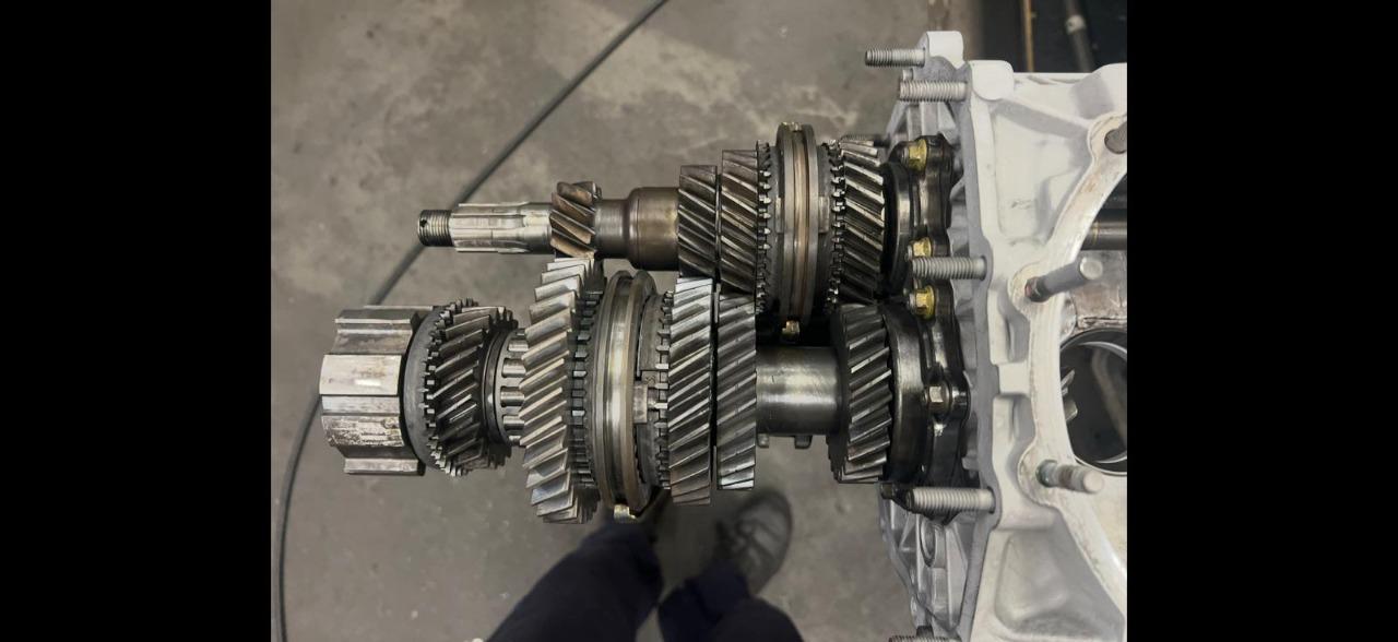 Révision boîte de vitesses PORSCHE 915 LesAnciennes.com