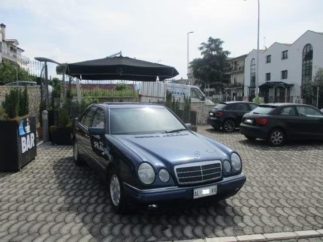 MERCEDES 250 E250 CDi - 1996 LesAnciennes.com