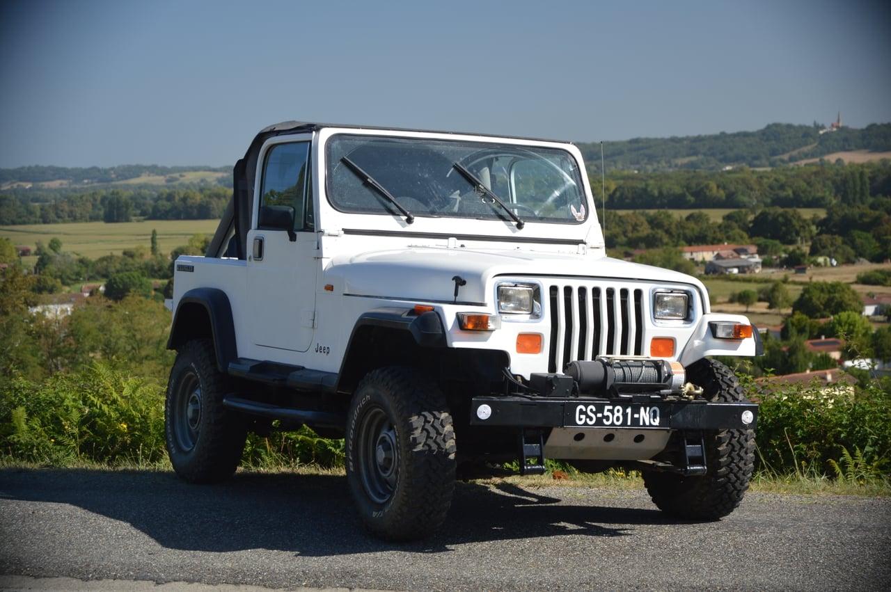 1989 Jeep Wrangler YJ LesAnciennes.com