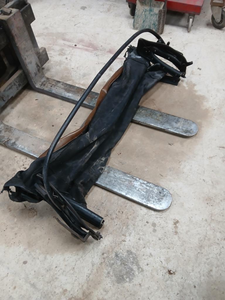 Armature PEUGEOT 204 Cabriolet LesAnciennes.com