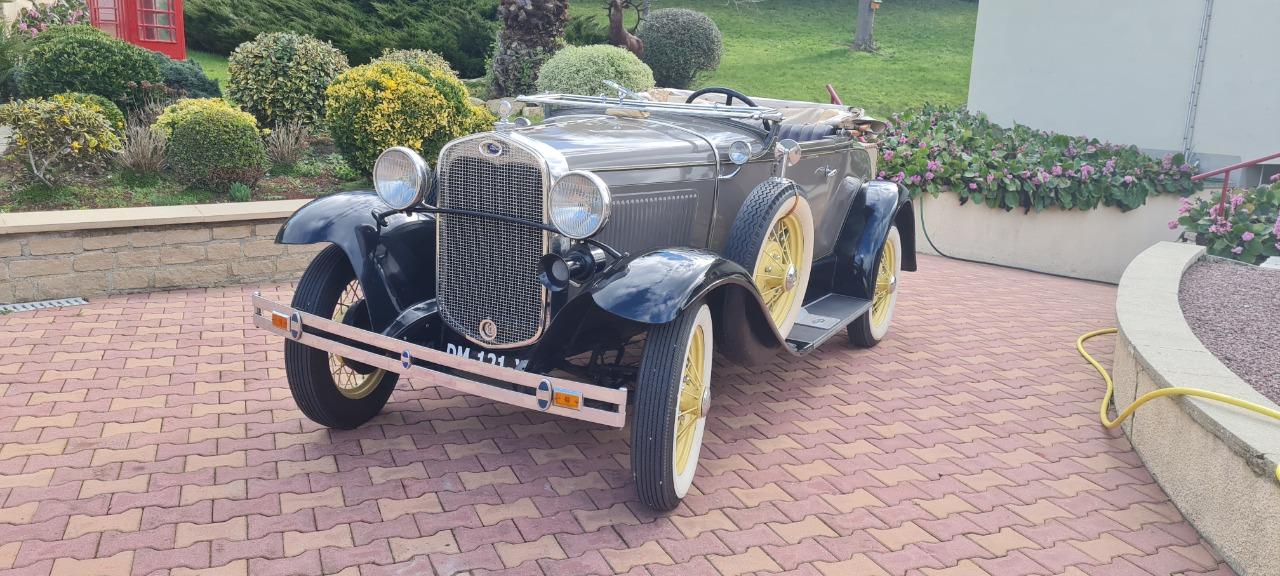 FORD A Roadster - 1930 LesAnciennes.com