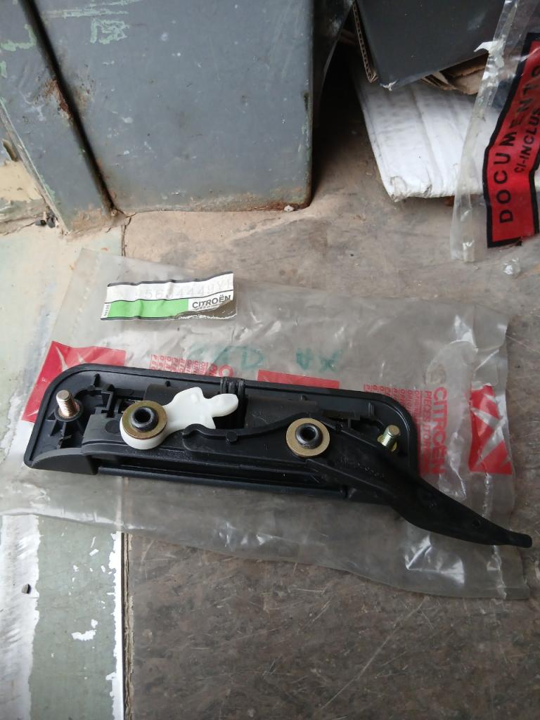 Poignée de porte CITROEN AX LesAnciennes.com