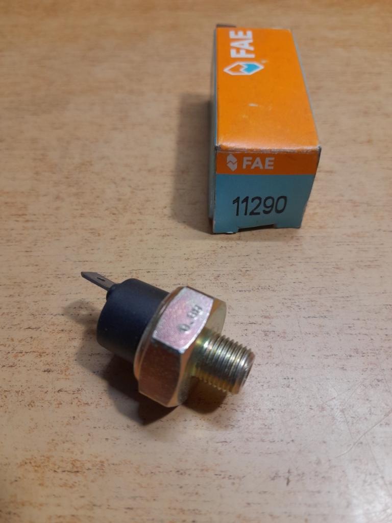 Manocontact pression d'huile Austin min LesAnciennes.com