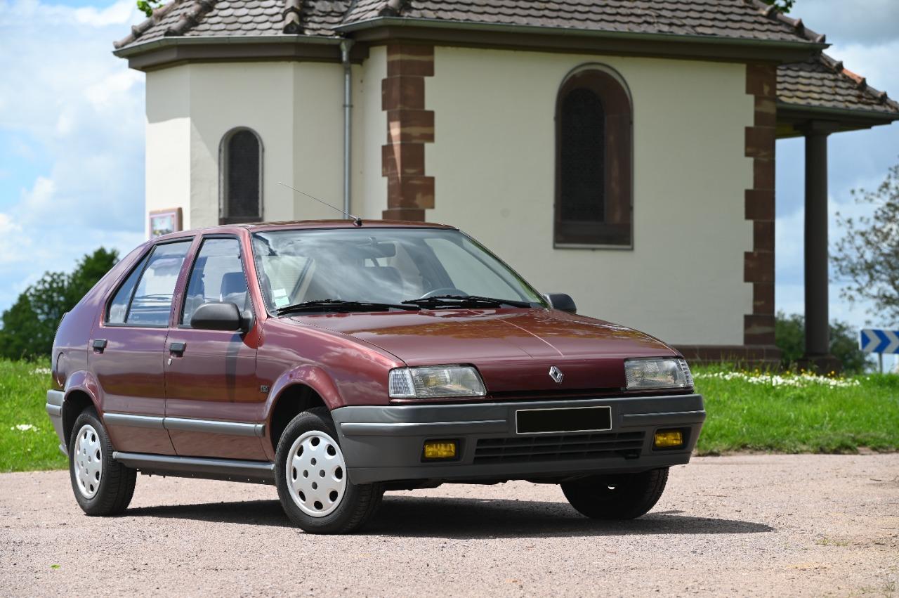 RENAULT 19 (R19) TSE - 1988 LesAnciennes.com