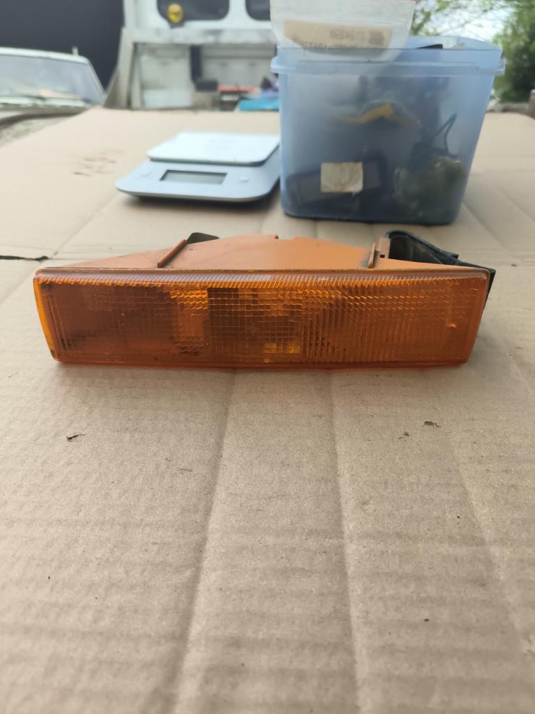 Pièces FORD Sierra clignotant LesAnciennes.com