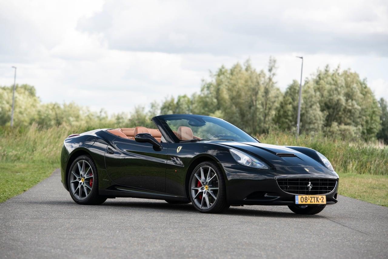 2009 Ferrari California Convertible 4,3L V8 (F149) LesAnciennes.com