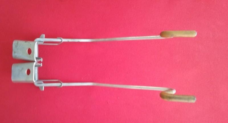 FIAT 600 paire de supports pour capote LesAnciennes.com