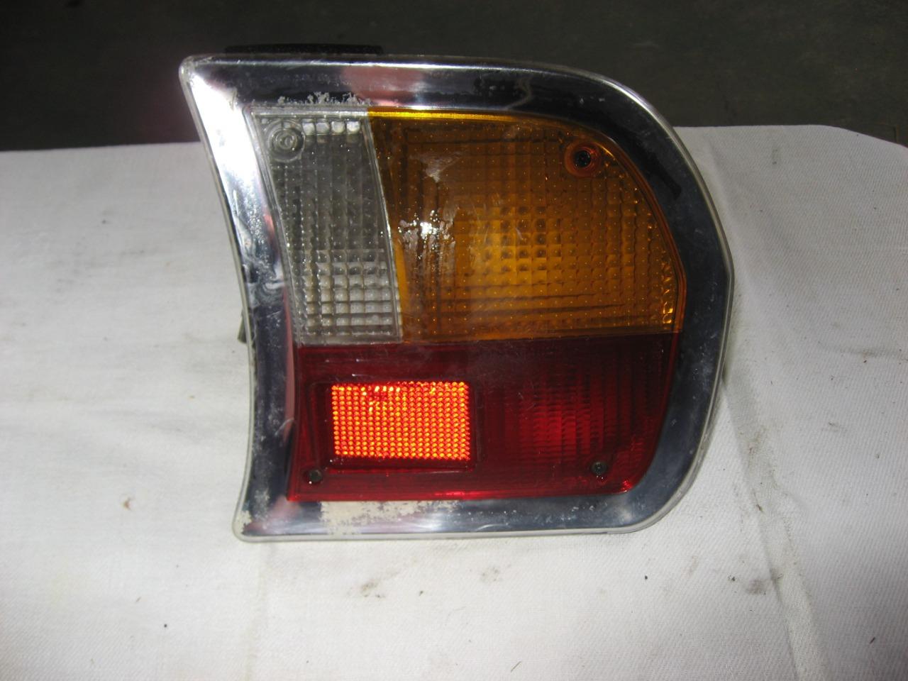 Feu AR PEUGEOT 504 LesAnciennes.com