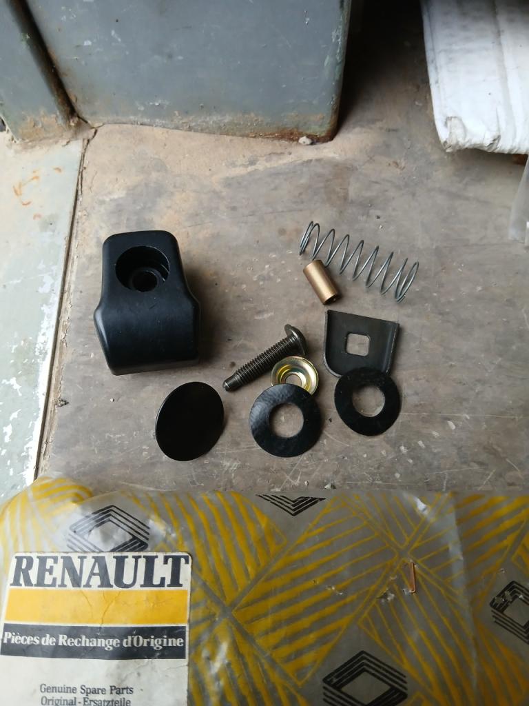 Pièces RENAULT 4 (R4) LesAnciennes.com