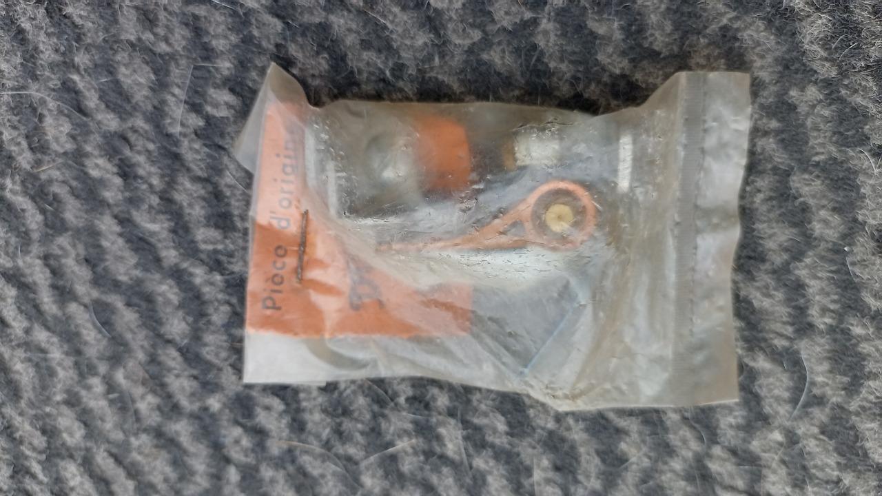 Rupteur RENAULT 4CV Ducellier 911541 LesAnciennes.com
