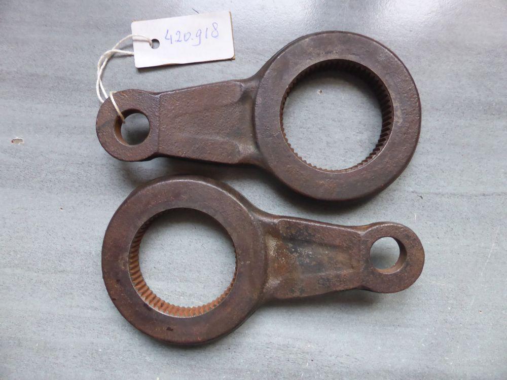 Levier de réglage des bras (420.918) 2x. LesAnciennes.com