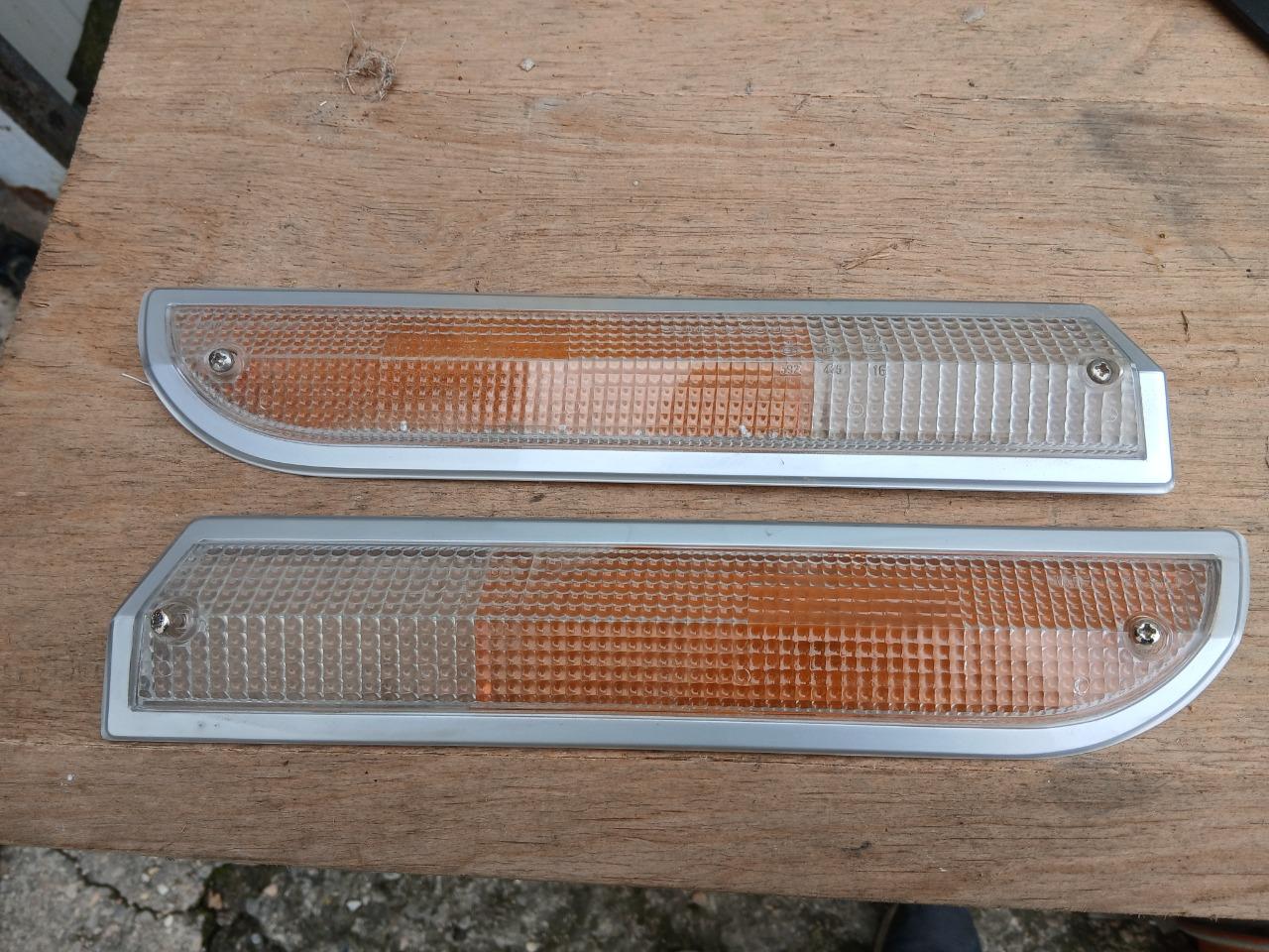 Clignotant PEUGEOT 504 LesAnciennes.com