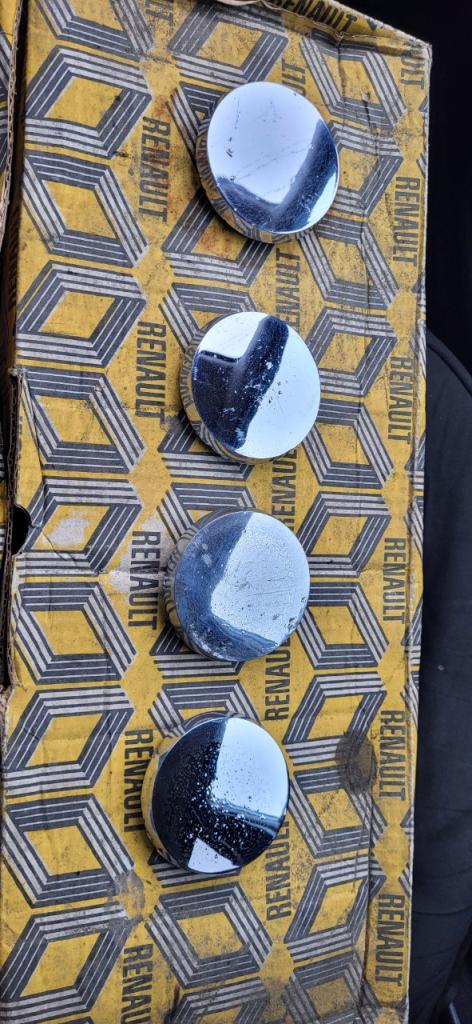 Enjoliveurs RENAULT 16 (R16) R12 R15 R16 R17 LesAnciennes.com