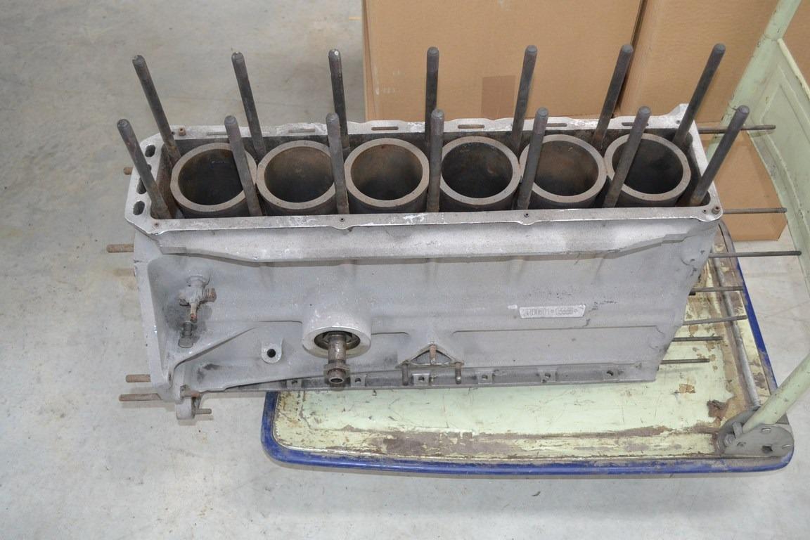 Bloc moteur ALFA ROMEO 2600 LesAnciennes.com