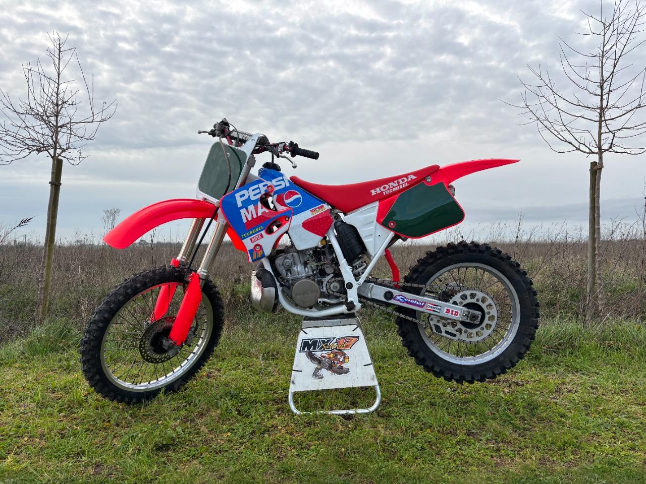 HONDA CR 250 R - 1993 LesAnciennes.com