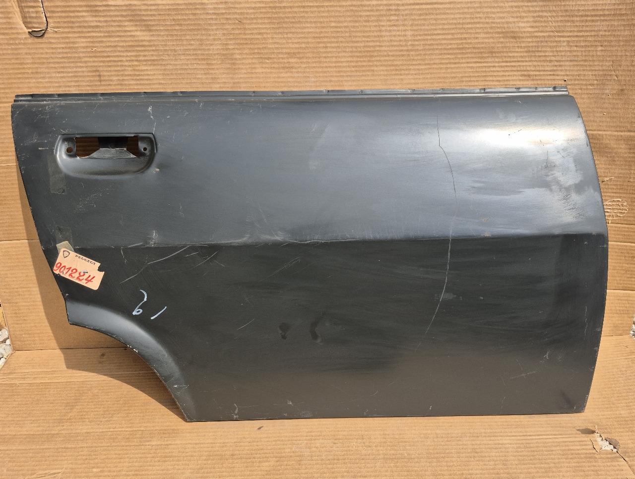 Panneau Porte Ext AR D PEUGEOT 504 Phase 2 LesAnciennes.com