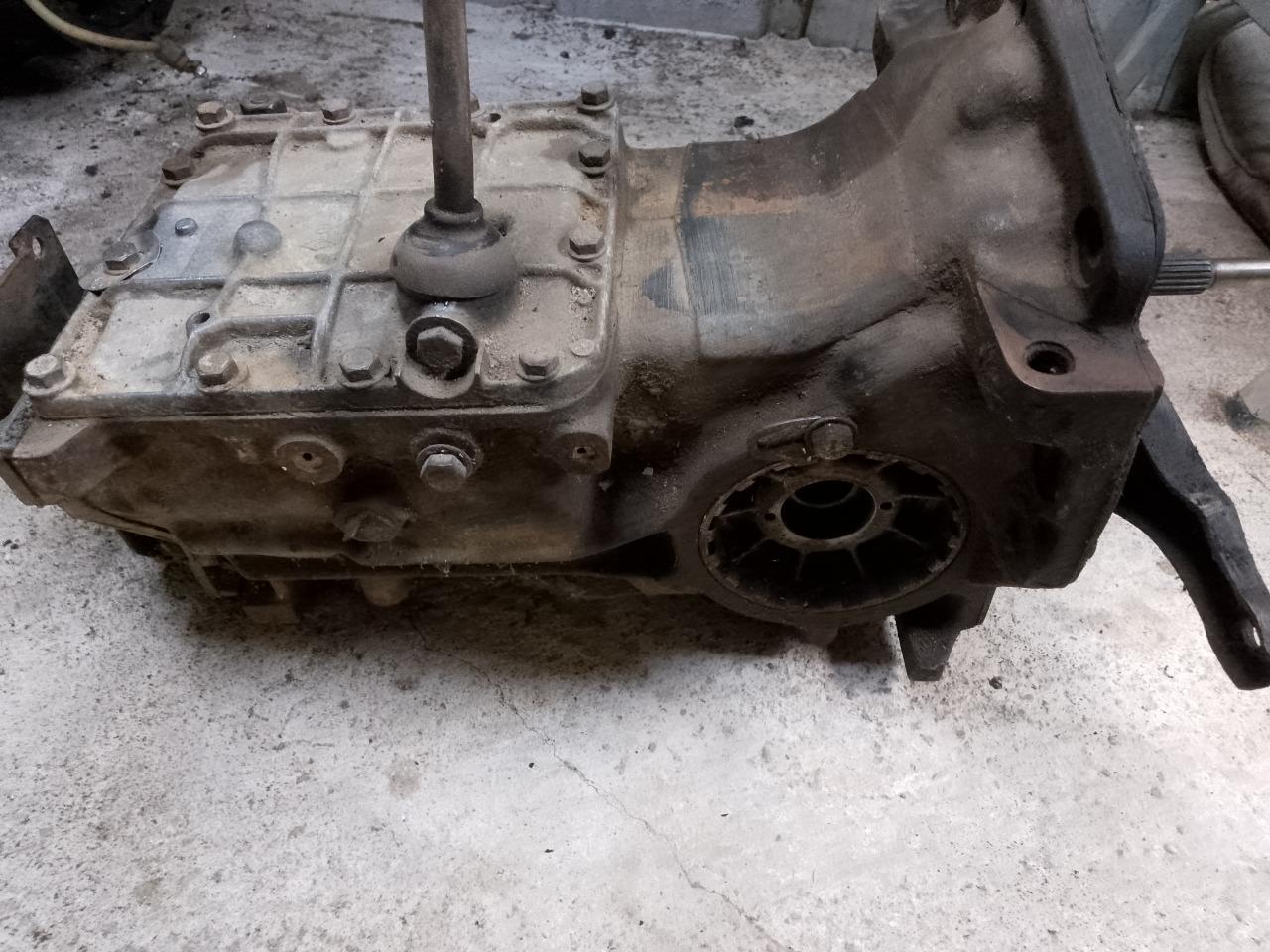 Boite RENAULT 4L (R4L) LesAnciennes.com