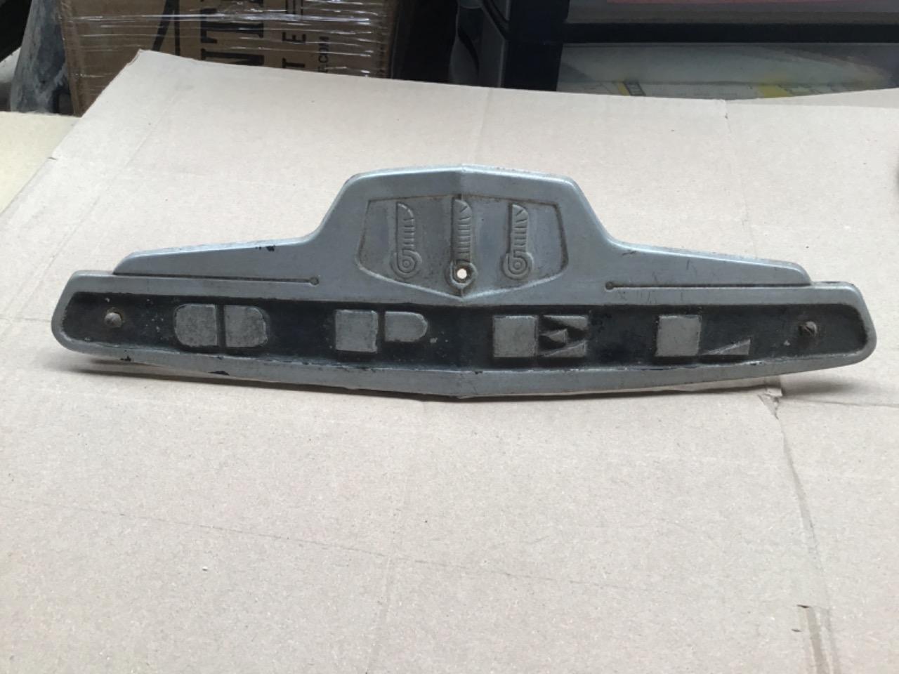 SIGLE CALANDRE OPEL BLITZ LesAnciennes.com