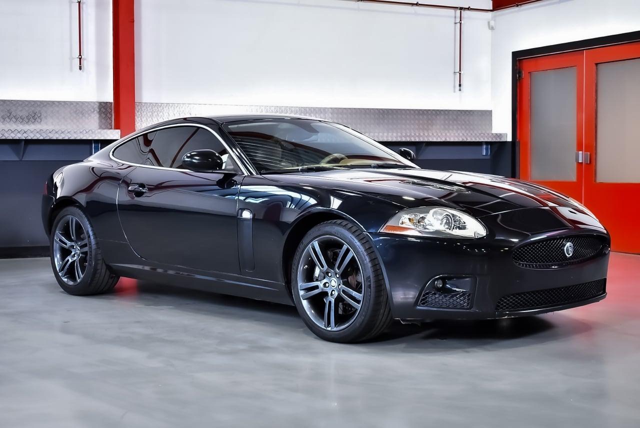 2008 Jaguar XKR Coupe 4,2L "Supercharged" V8 LesAnciennes.com