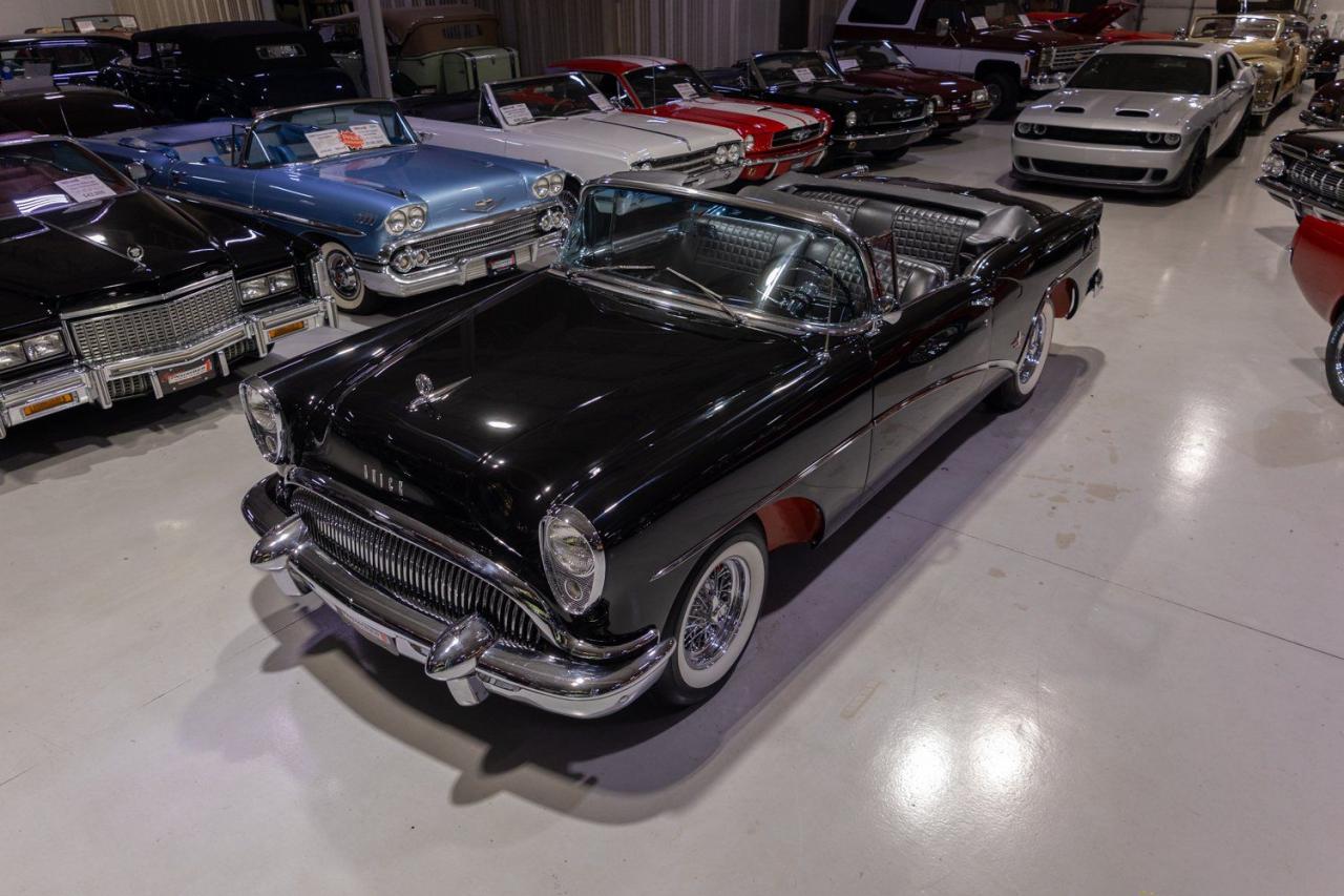 1954 Buick Skylark Convertible LesAnciennes.com