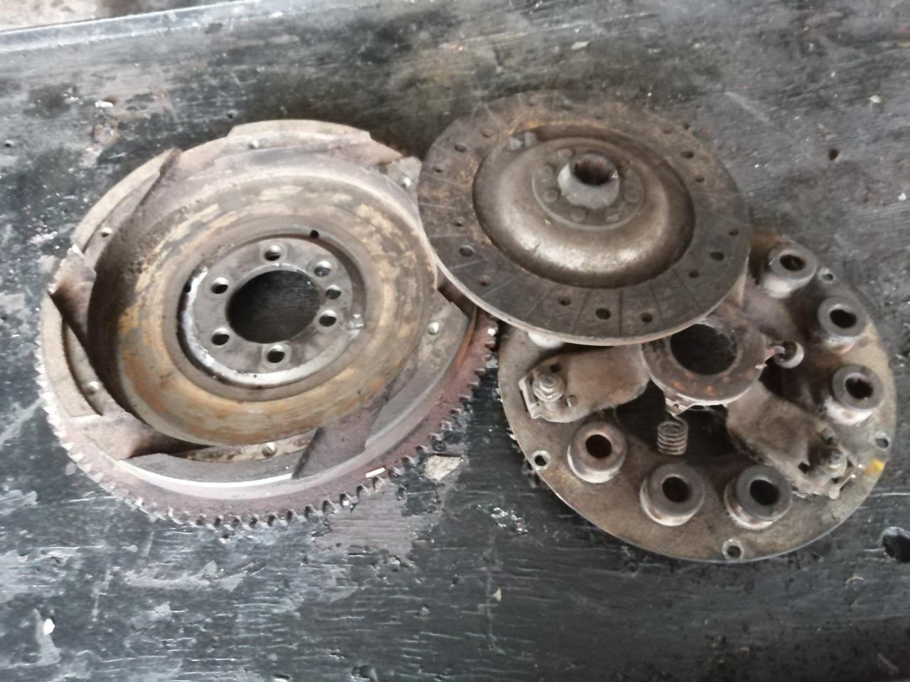 Embrayage CITROEN HY H72 LesAnciennes.com