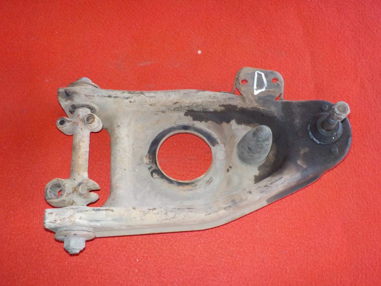 Triangle RENAULT 8 (R8) ou A110 LesAnciennes.com