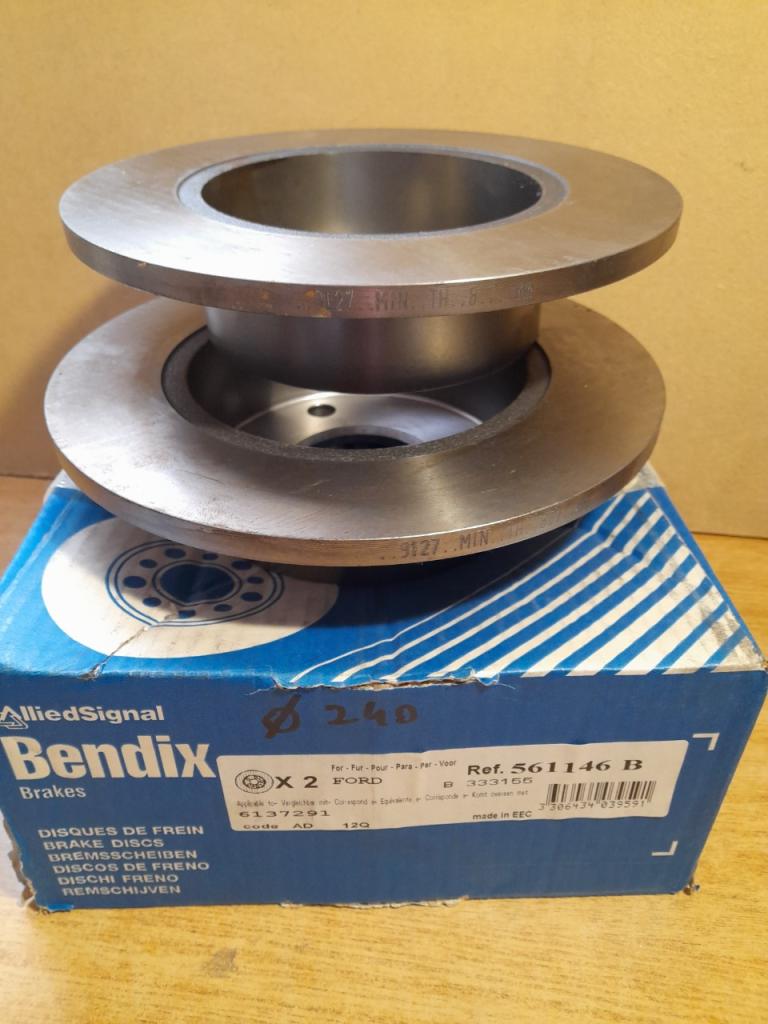Disques de frein avant Ford Escort MK3 MK4 LesAnciennes.com